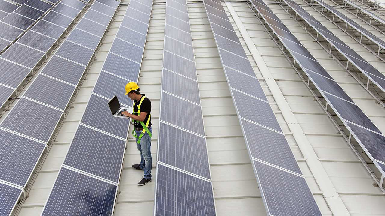 Connecting to the Internet on a solar farm