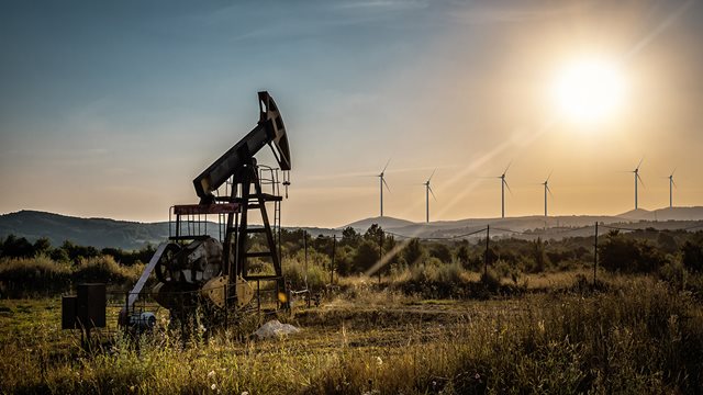 IoT in Oil and Gas: 4 Use Cases and Advantages