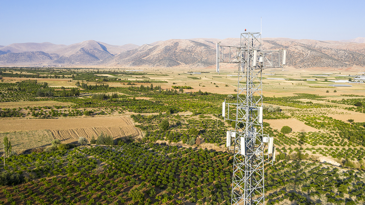 Remote cellular tower